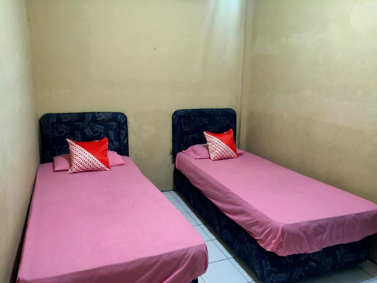 Oyo 90041 Hotel Sinar Lumayan Syariah Balikpapan  Exterior photo